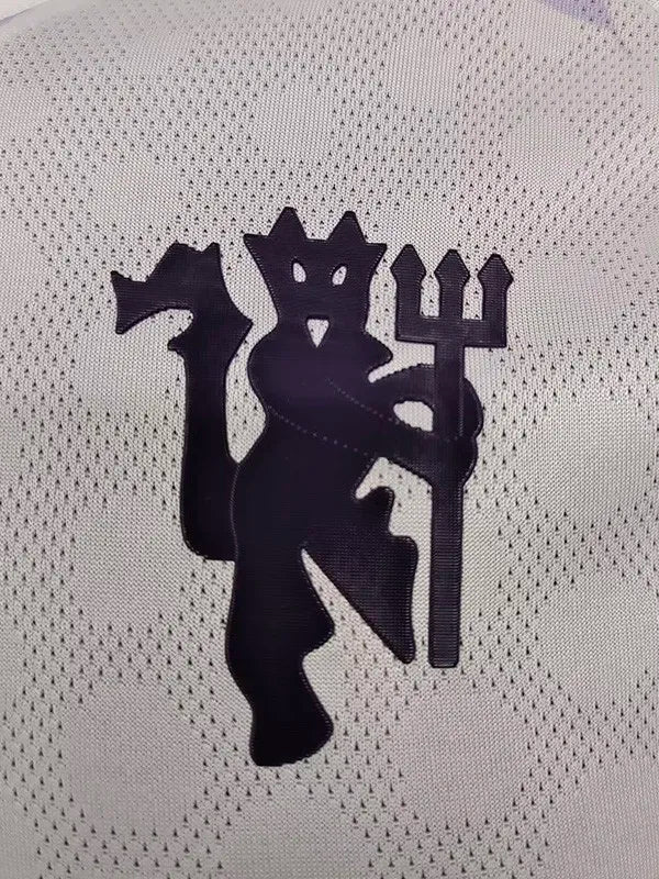Manchester United visitante 25/26 player version.
