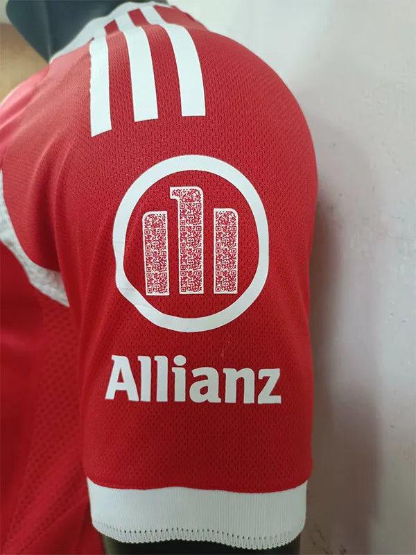 Bayern local 25/26 player version.