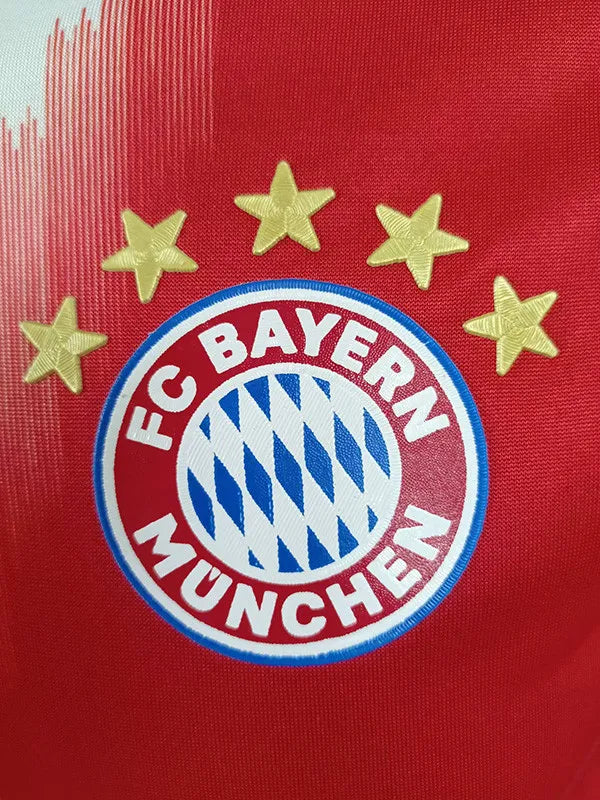 Bayern local 25/26 player version.