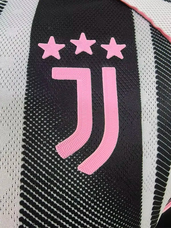 Juventus local 25/26 player version.