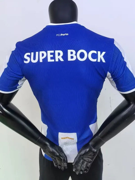 Porto local 25/26 player version.