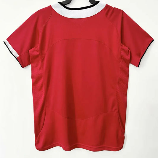 Manchester United local 05/06 retro version.