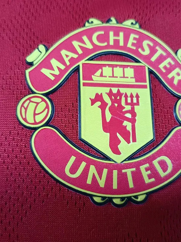 Manchester United local 25/26 player version.