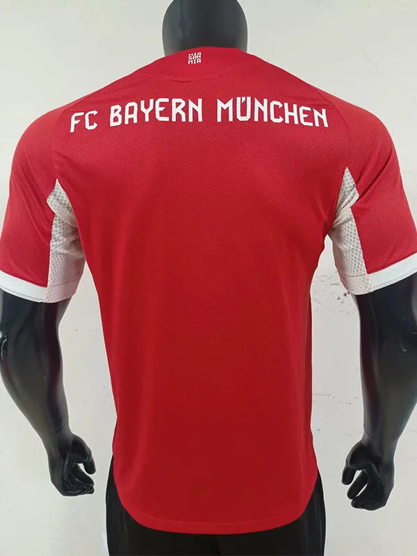 Bayern local 25/26 player version.