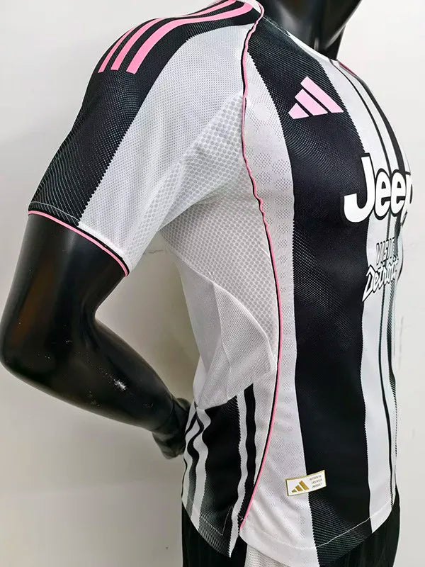 Juventus local 25/26 player version.