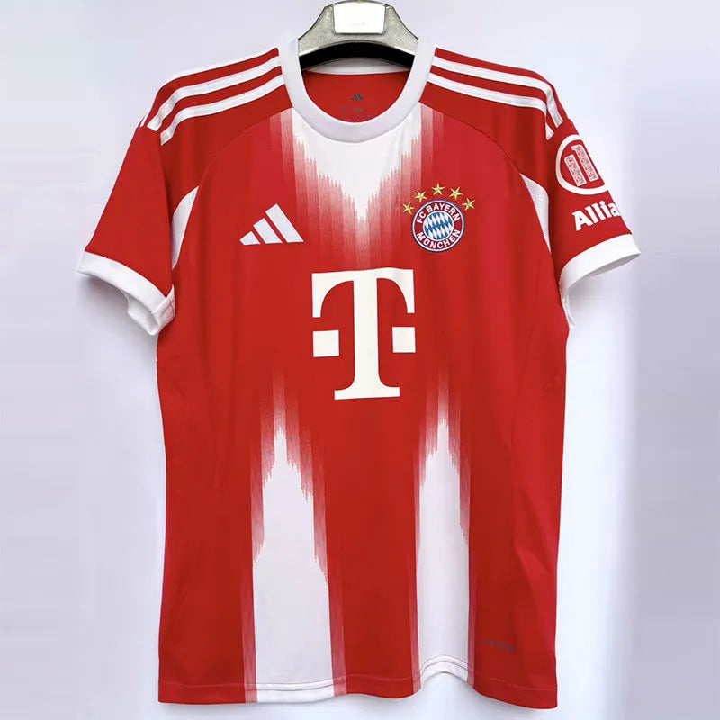 Bayern local 25/26 fan version.