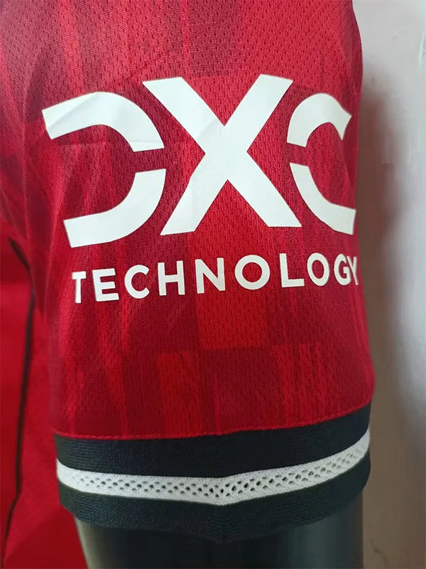 Manchester United local 25/26 player version.