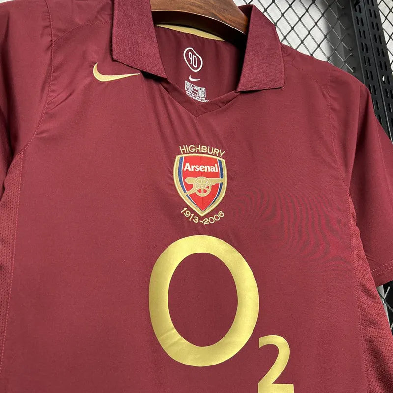 Arsenal local 05/06 retro version.