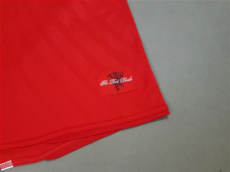 Manchester United local 07/08 retro version.