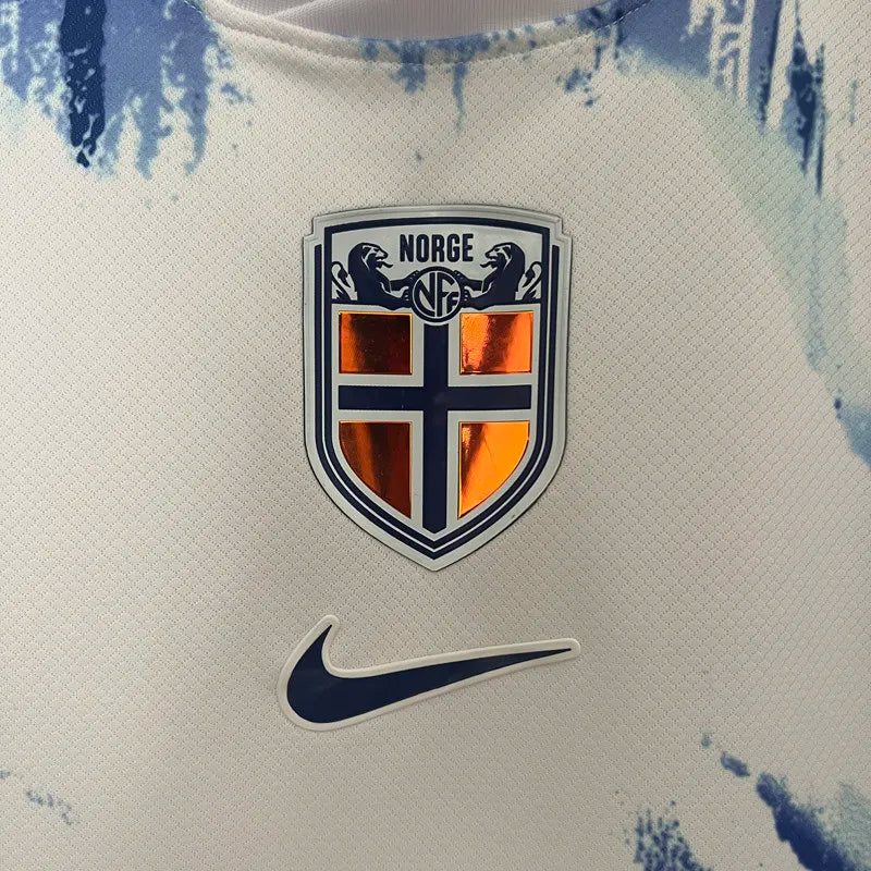 Noruega visitante 24/25 fan version.