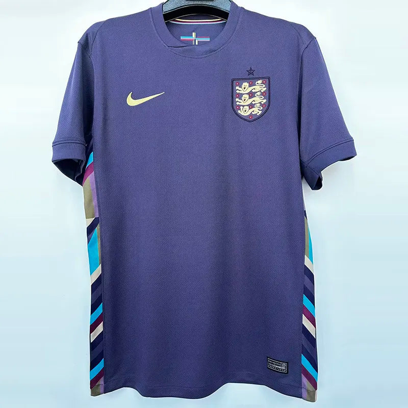 Inglaterra visitante 24/25 fan version.