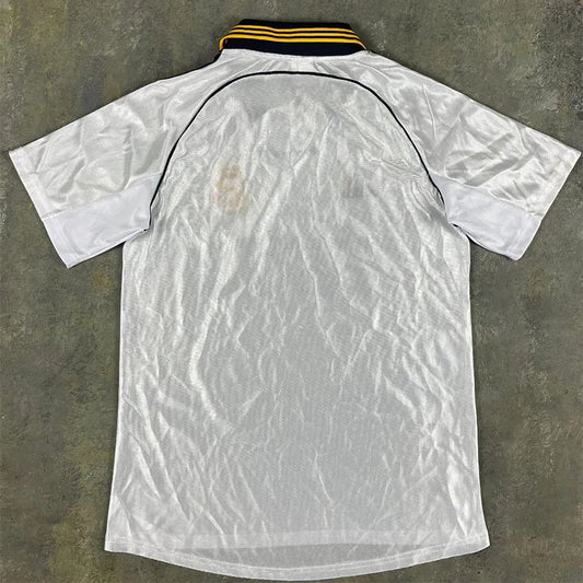 Real Madrid local 98/00 retro version.