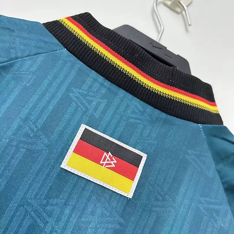 Alemania visitante 1996 retro version.