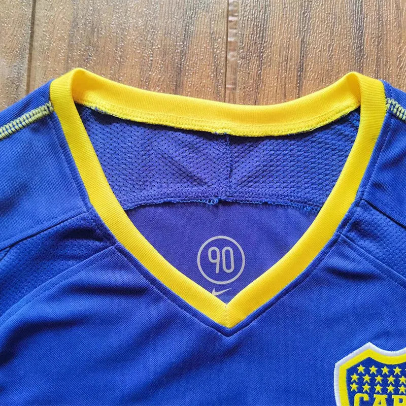 Boca Juniors local 03/04 retro version.