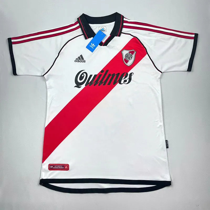 River Plate local 00/01 retro version.