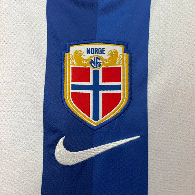Noruega local 24/25 fan version.