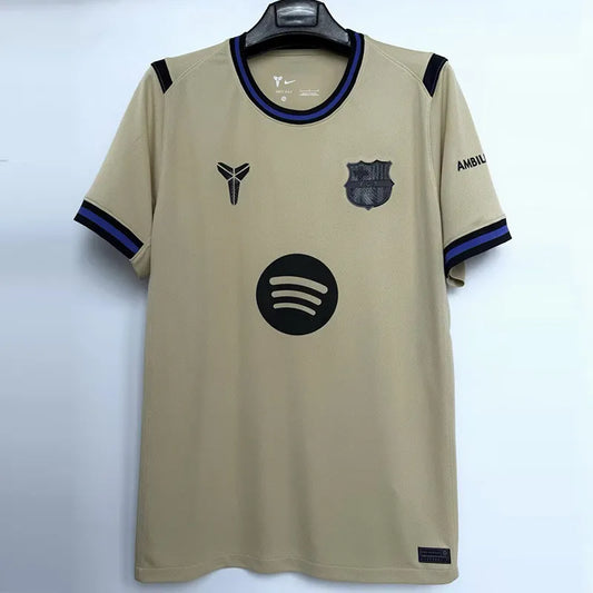 Barcelona visitante 25/26 fan version.