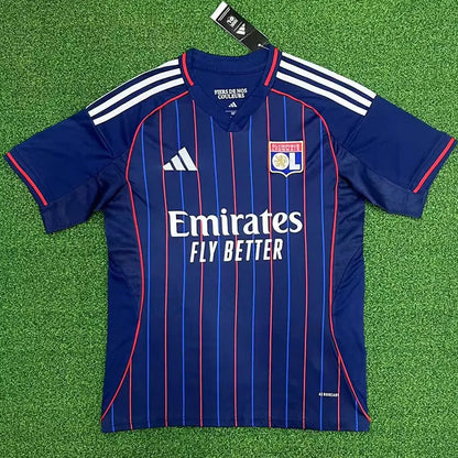 Lyon visitante 25/26 fan version.