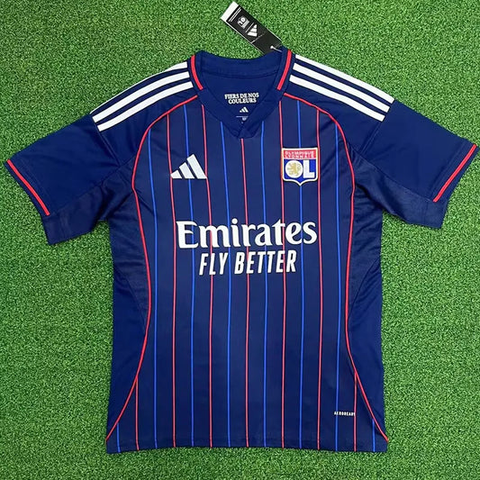 Lyon visitante 25/26 fan version.