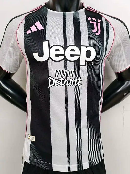 Juventus local 25/26 player version.