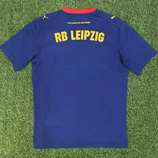 Leipzig visitante 25/26 fan version.