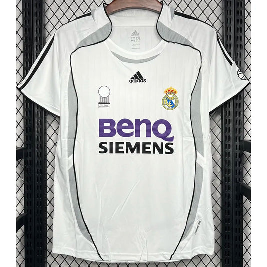 Real Madrid local 06/07 retro version.