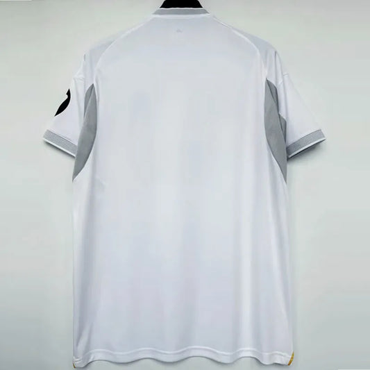 Real Madrid local 25/26 fan version.