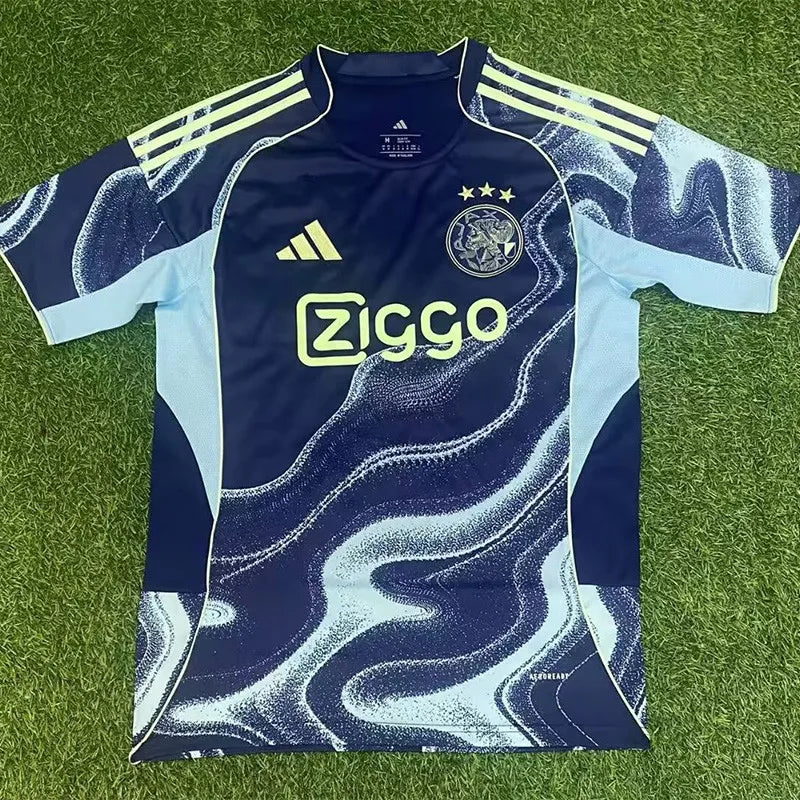 Ajax visitante 25/26 fan version.