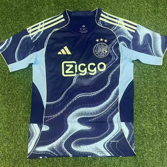 Ajax visitante 25/26 fan version.