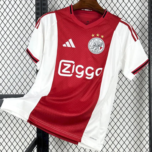 Ajax local 25/26 fan version.