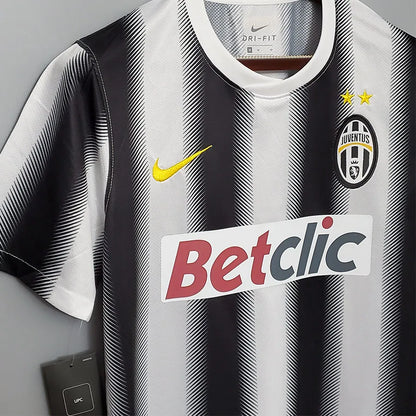 Juventus local 11/12 retro version.