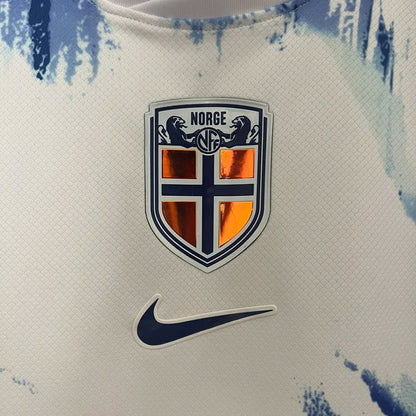 Noruega visitante 24/25 fan version.