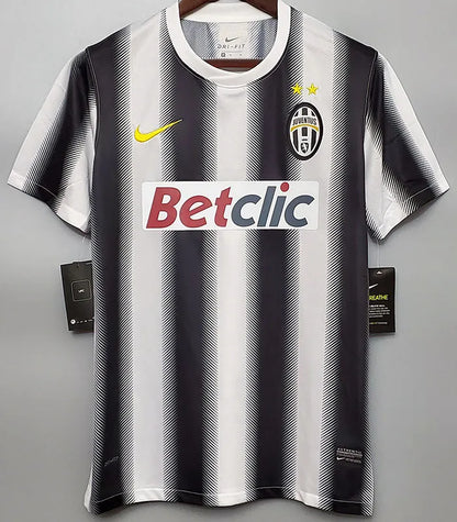 Juventus local 11/12 retro version.
