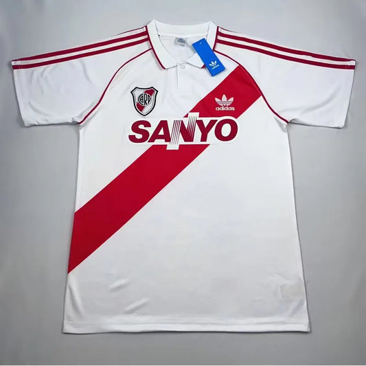 River plate local 92/94 retro version.